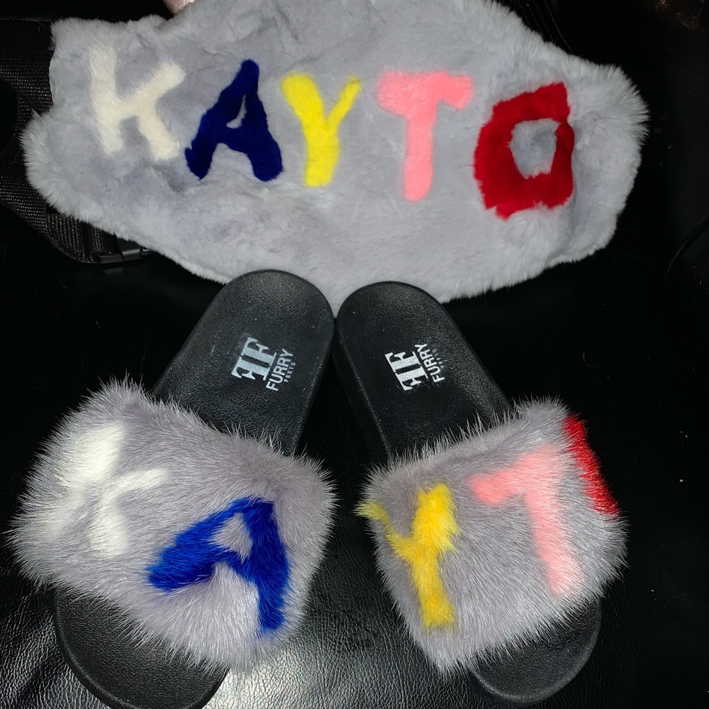 Slides wit match name Fanny pack